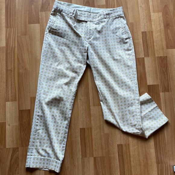 ❤️4/$40 SALE! ❤️ Banana Republic Hampton Fit Doiley Print Pant - Picture 2 of 7